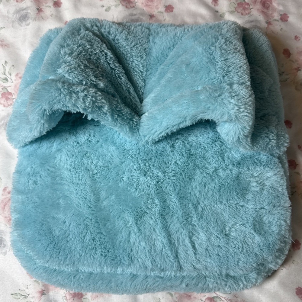 Battery Powered Heated Foot Massager Plush Blue Cushion 12x12 Soft Warm